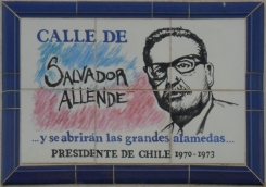 Placa Calle_de_Salvador_Allende